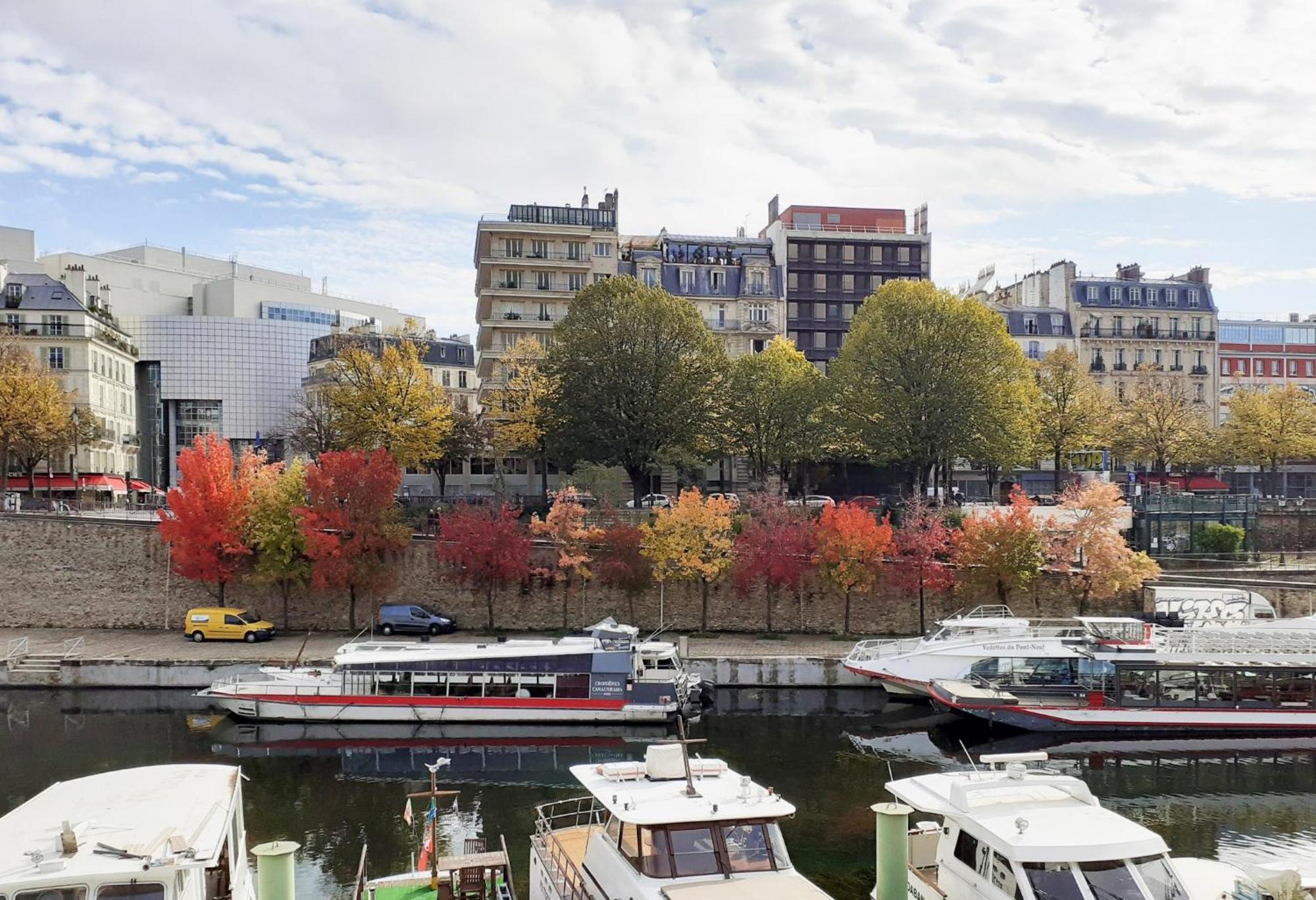 Proche De La Seine Parigi